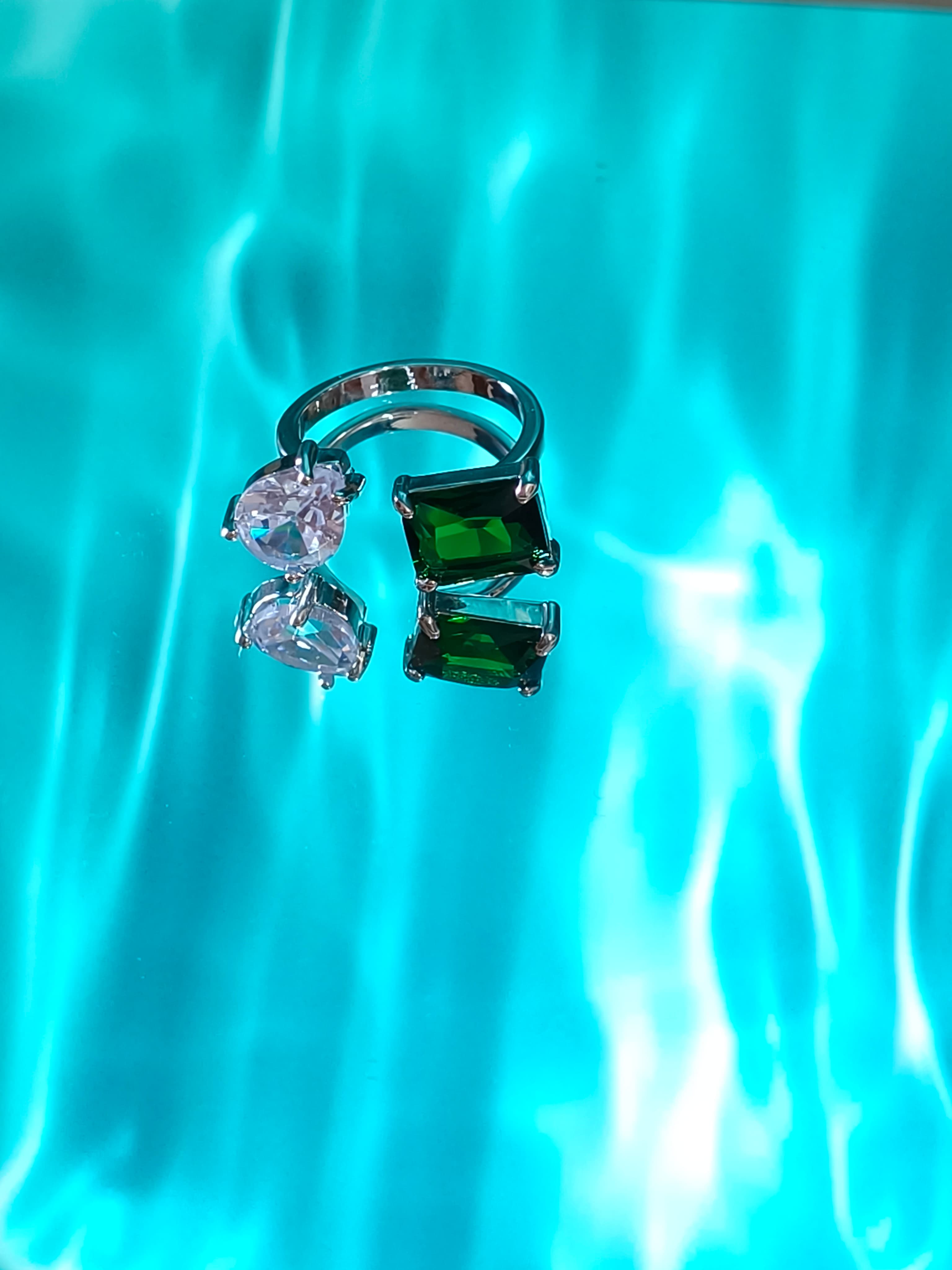 Anti Tarnish American Diamond Crushed Ice Cut Green Rectangular Finger Ring